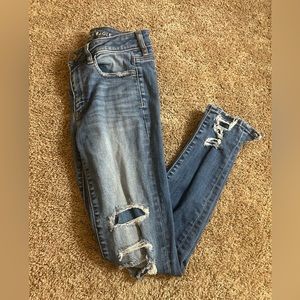 American Eagle women’s ripped jeans